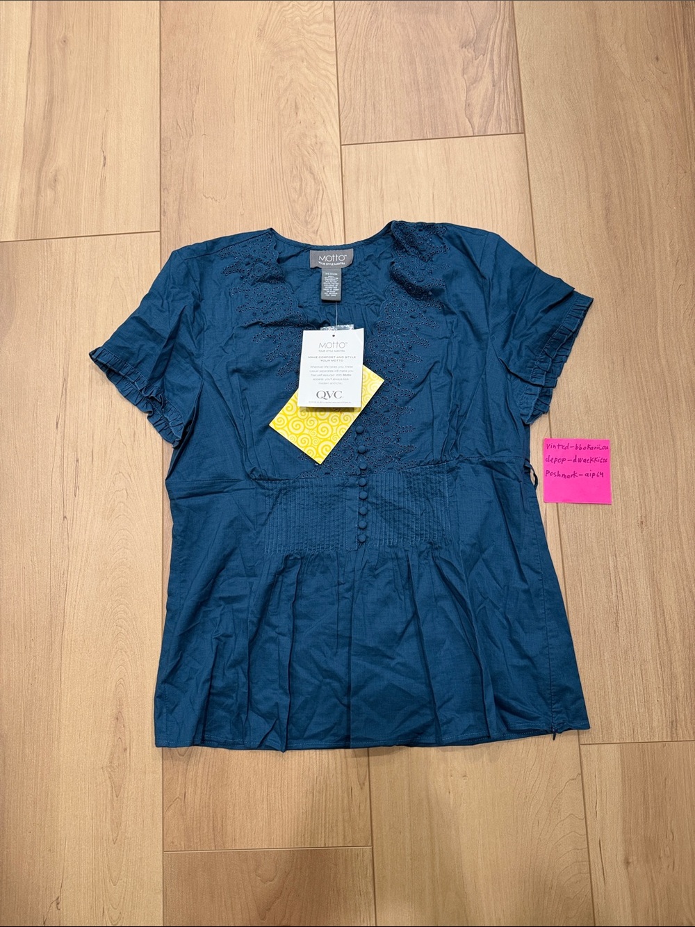 MOTTO Navy Short Sleeve Eyelet Pintuck Top